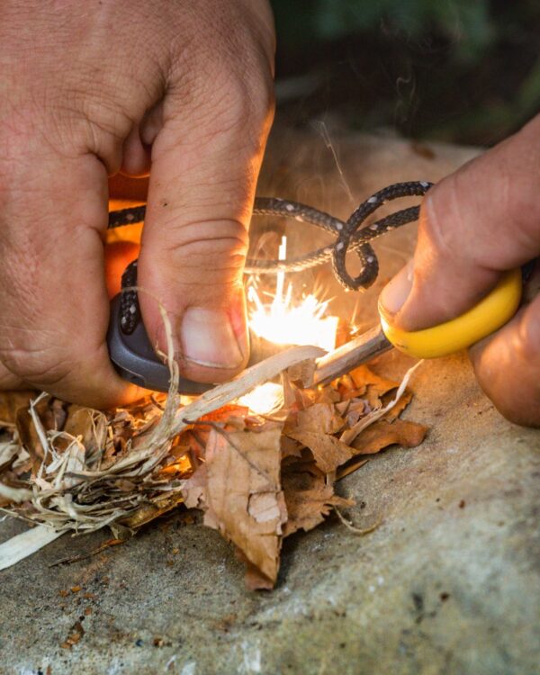 Krzesiwo magnezowe survivalove wojskowe rozpałka