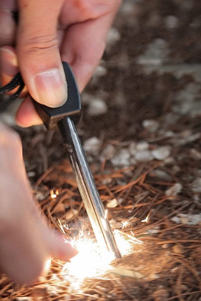 Krzesiwo magnezowe survivalove wojskowe rozpałka