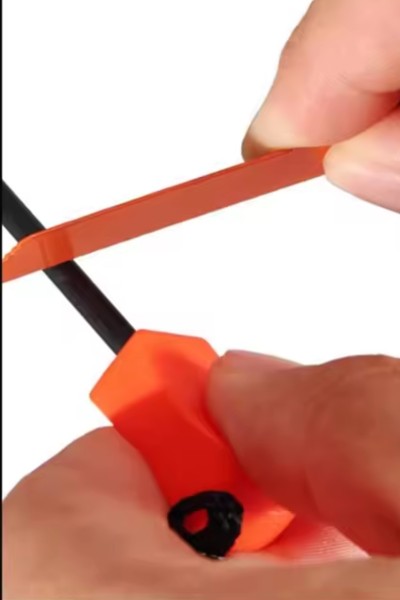 Krzesiwo magnezowe survivalove wojskowe rozpałka